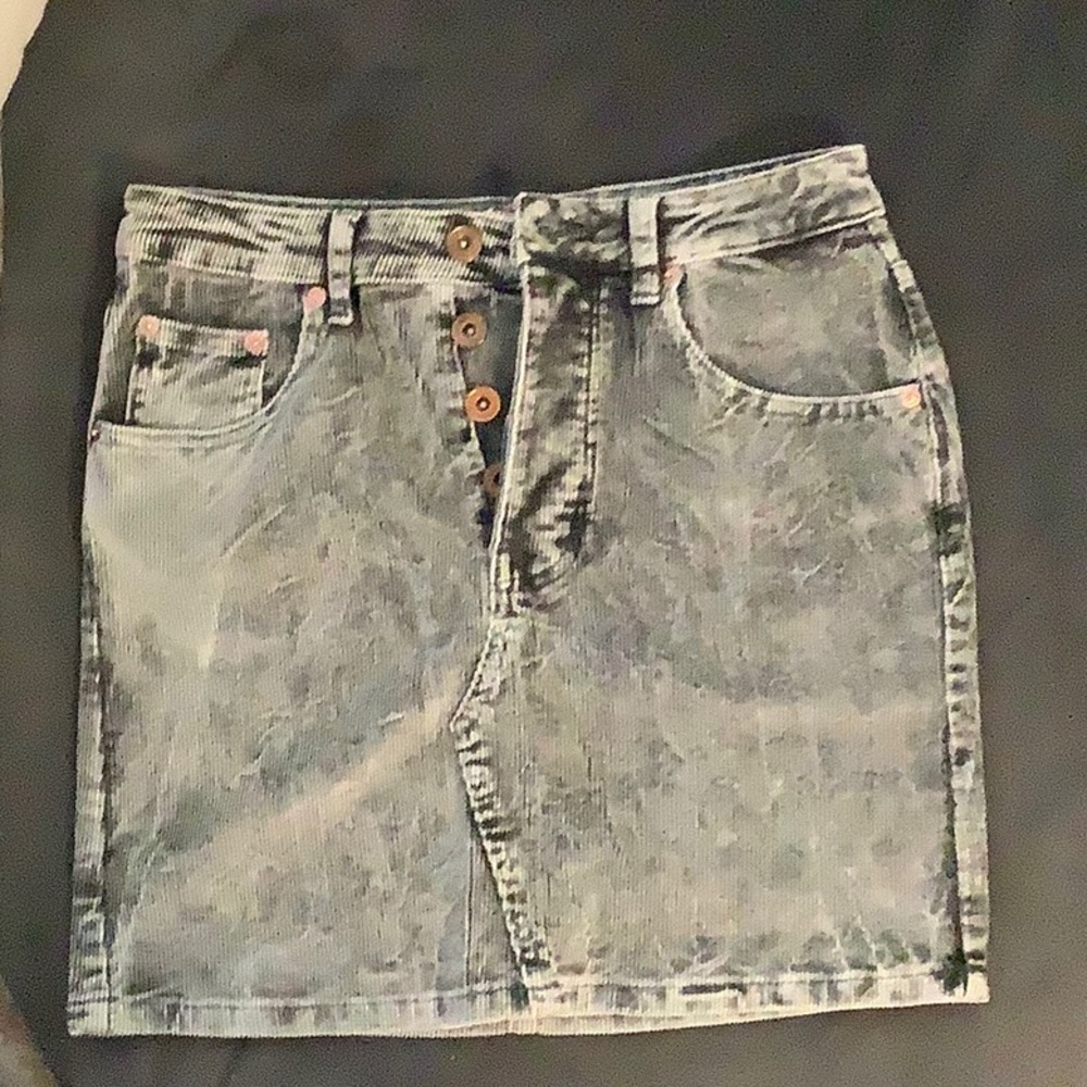 Vintage charcoal gray jean styled skirt. Size: medium: Brand: Nectar Clothing